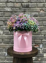 Цветочная композиция из Гипсофила и Розы в шляпной коробке в Кременкуль