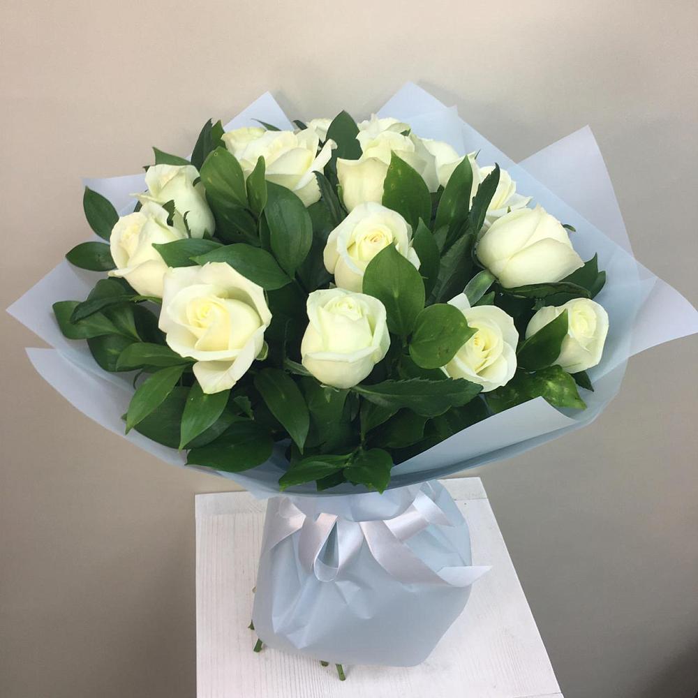 Букет 15 Белых роз Проуд в Кременкуль