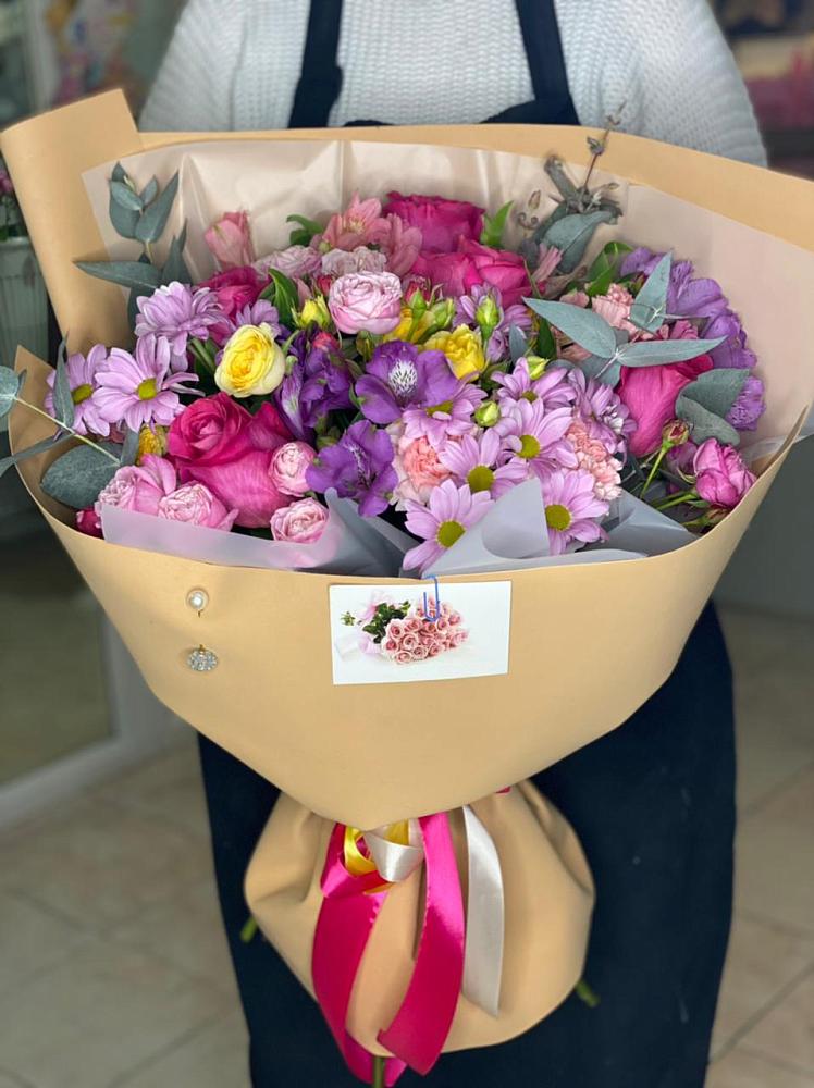 Букет цветов из: Хризантемы, Гвоздики и Альстромерии в Кременкуль