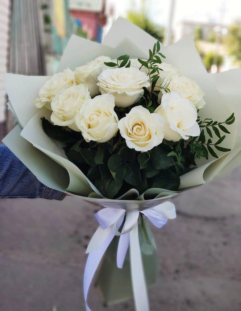 Букет Белые розы Проуд в Кременкуль