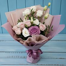 Букет цветов из:  Розы и Лизиантусы в Кременкуль