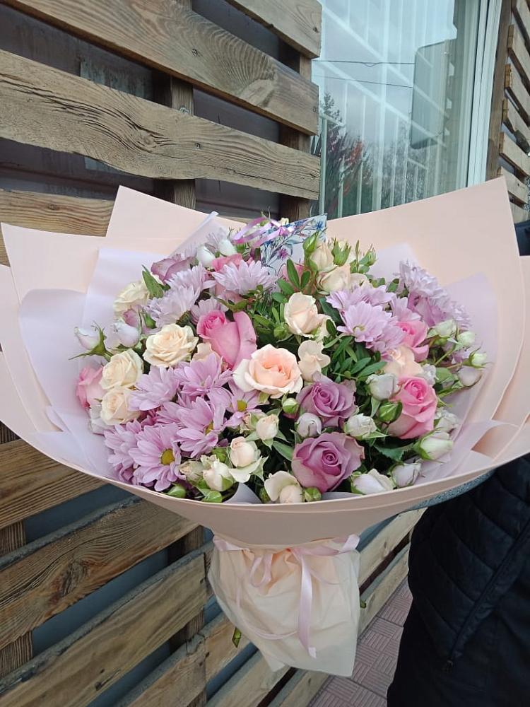 Букет цветов из: Розы и Хризантемы в Кременкуль