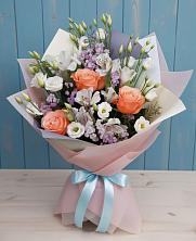 Букет цветов из:  Лизиантусы, Розы, Альстромерии и Гипсофила в Кременкуль
