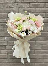 Букет цветов из:  Гвоздики, Розы, Лизиантусы и Хризантемы в Кременкуль