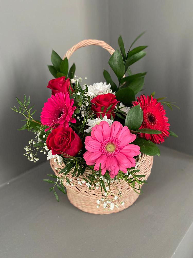 Цветочная композиция из Розы, Хризантемы и Герберы в корзине в Кременкуль