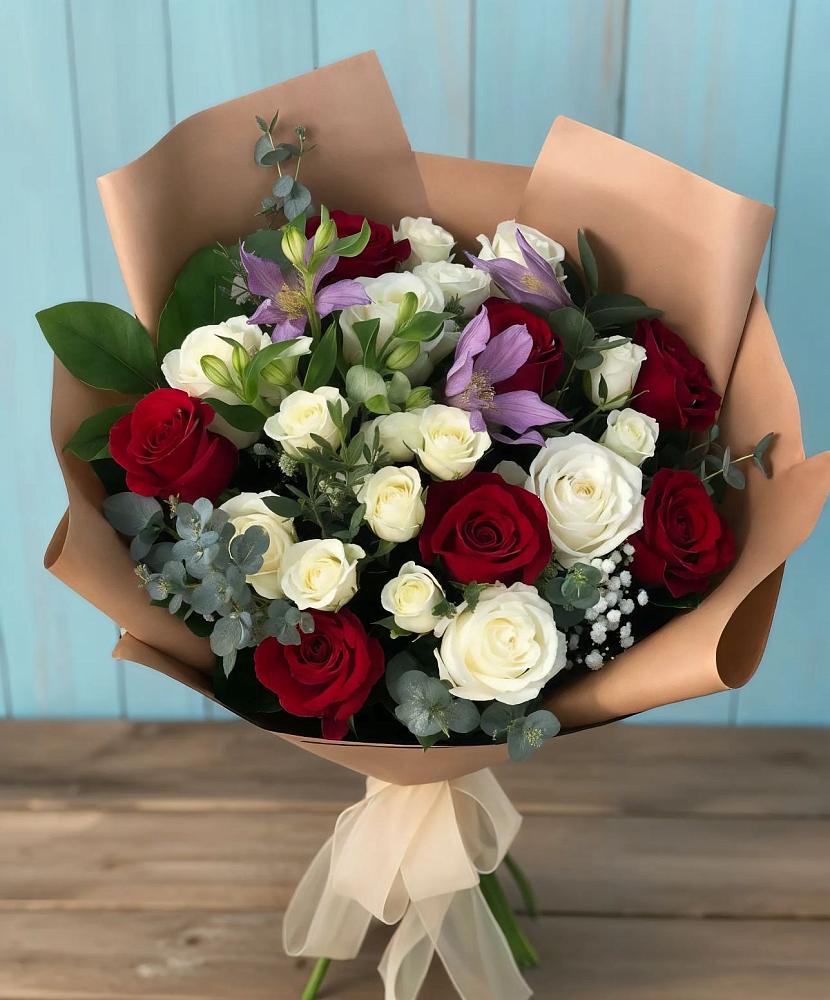 Букет цветов из: Розы и Альстромерии в Кременкуль