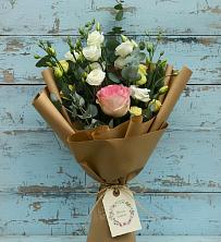 Букет цветов из:  Розы и Лизиантусы в Кременкуль